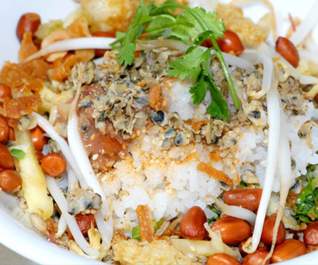 Top 12 Unmissable Delicious Dishes To Try In Hue, Vietnam